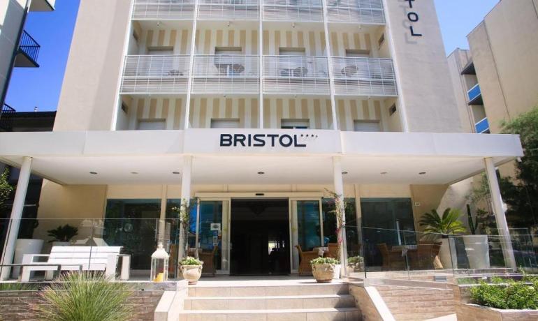 hotelbristolcattolica fr offre-aout-cattolica 016