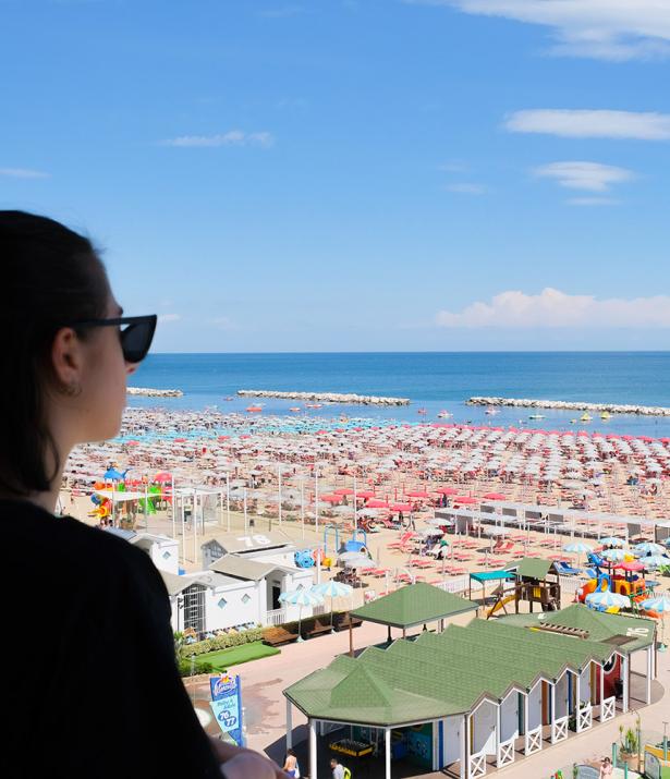 hotelbristolcattolica it spiaggia 015